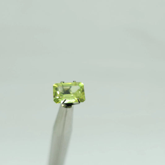 Sphène Jaune-Vert Eclat d'or