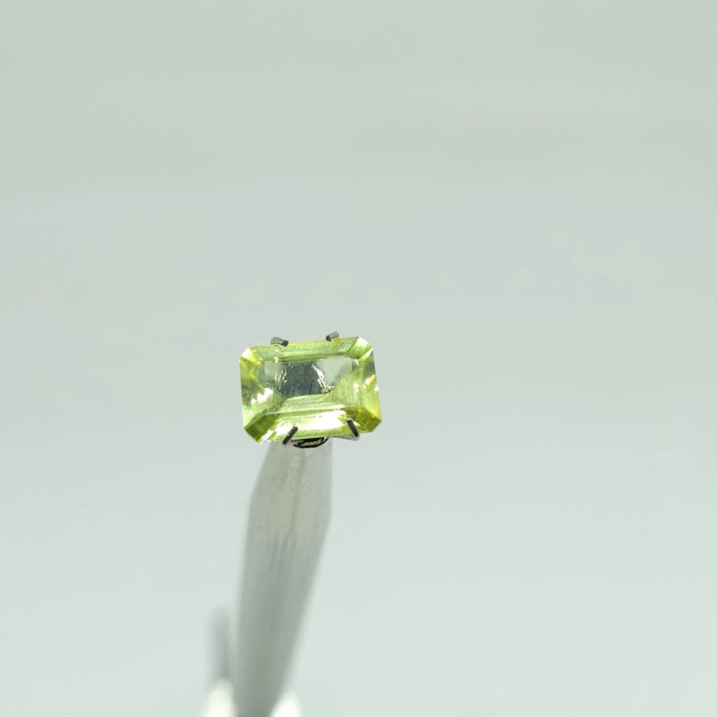Sphène Jaune-Vert Eclat d'or