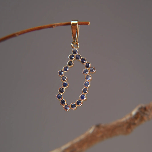 18K gold pendant with blue sapphires in Madagascar map shape, Eclat d'or jewelry
