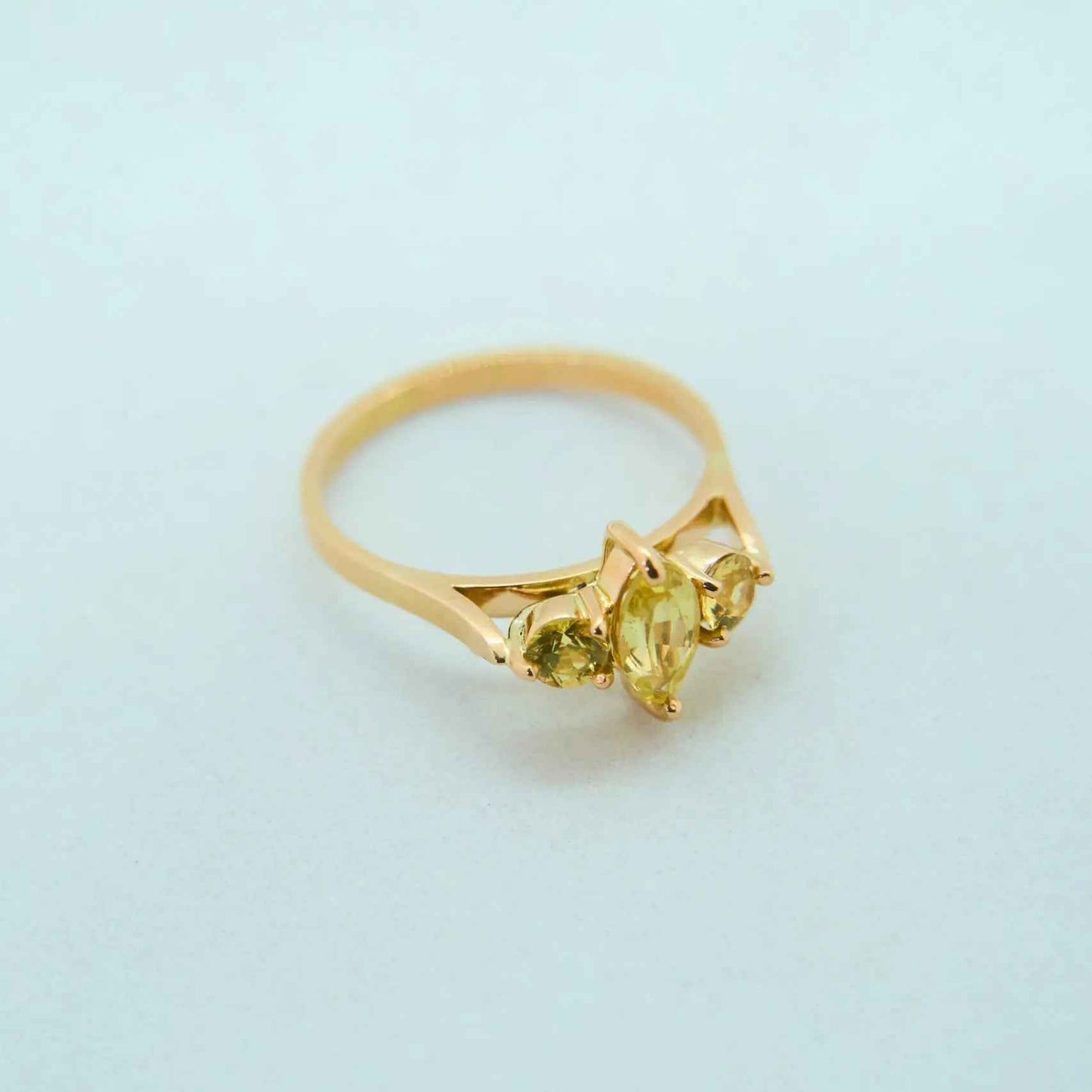 18k gold ring with three yellow sapphires, fine jewelry from Eclat d'or