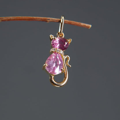 18K Gold Pendant – Cat and Diamonds, a touch of elegance