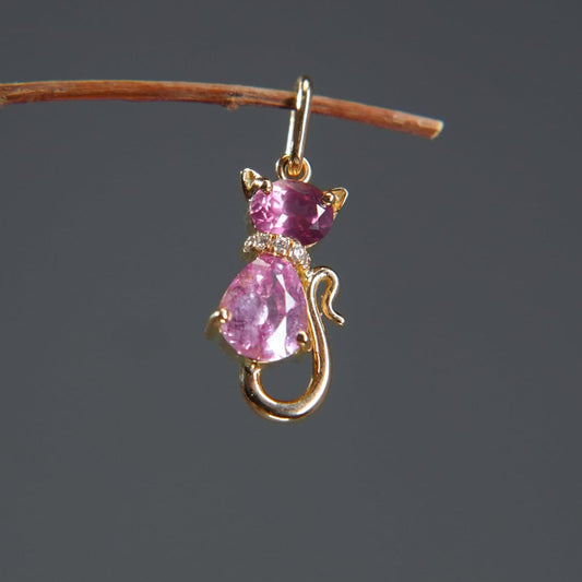 18K Gold Pendant – Cat and Diamonds, a touch of elegance