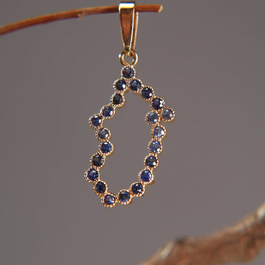 18K Gold Pendant – Blue Sapphire, Madagascar Island