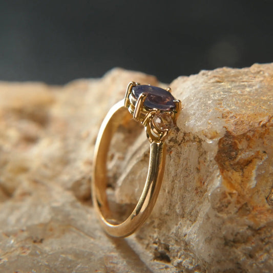 Bague en or 18K – Élégance du Saphir bleu