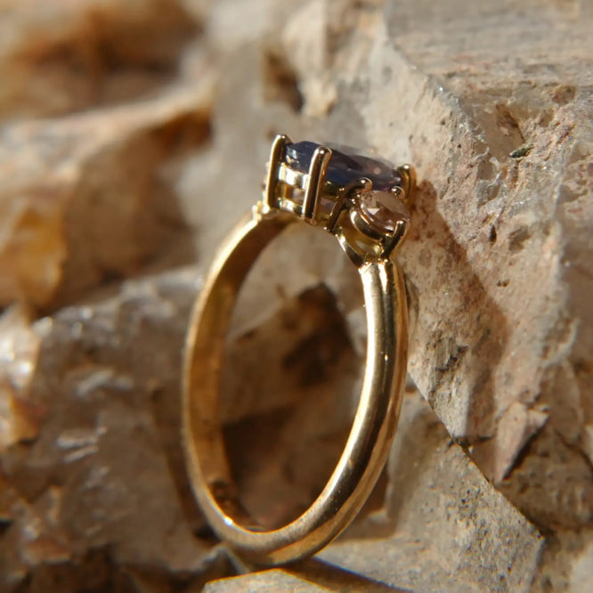 Bague en or 18K – Élégance du Saphir bleu