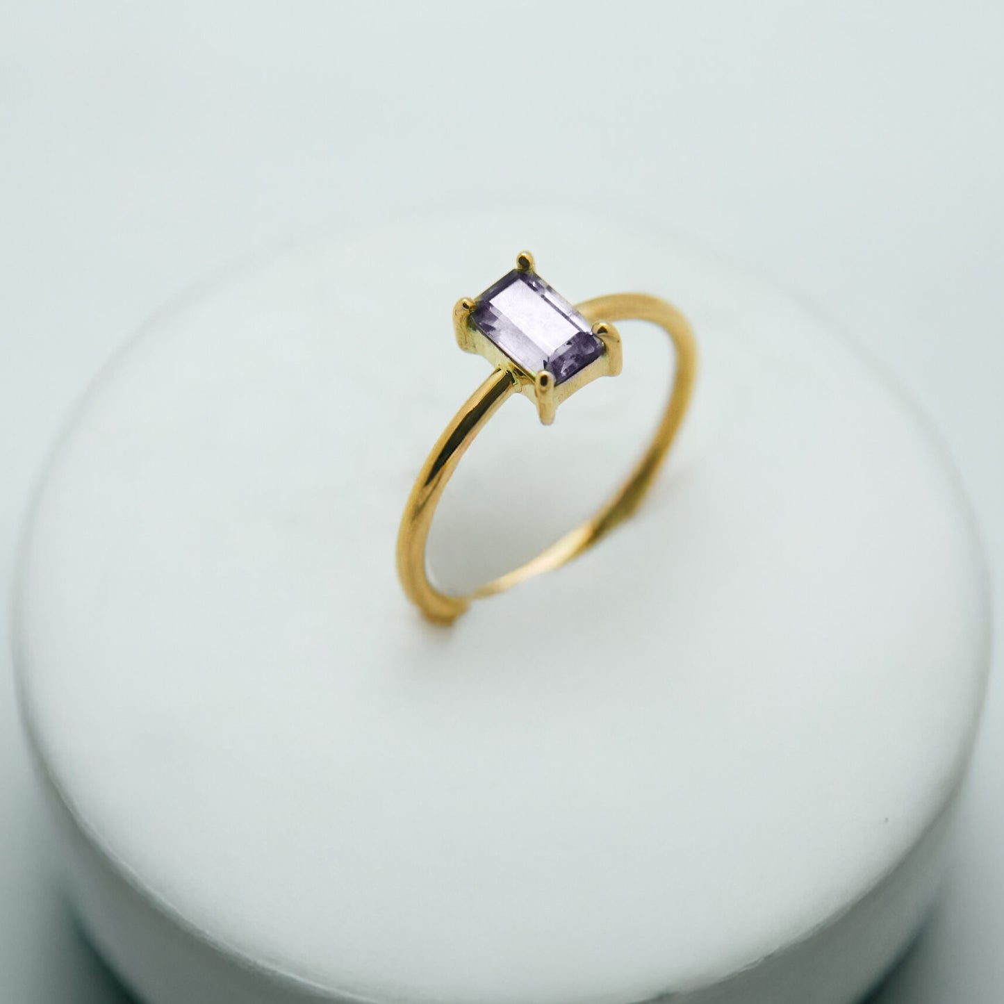 Bague en or 18K – Saphir change de couleur