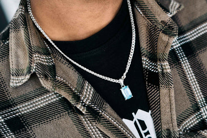 Le collier en argent maille gourmette avec son pendentif Beryl
