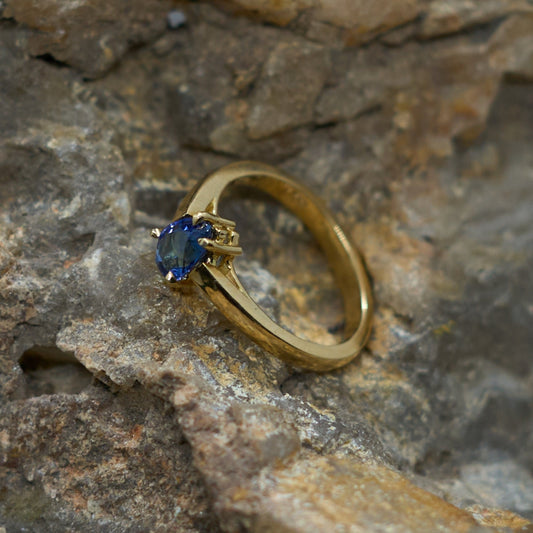 L’or et le saphir bleu, une promesse d’élégance Eclat d'or