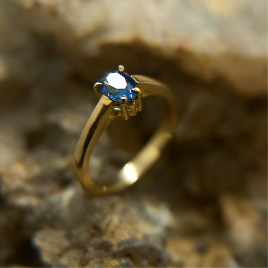 L’or et le saphir bleu, une promesse d’élégance Eclat d'or