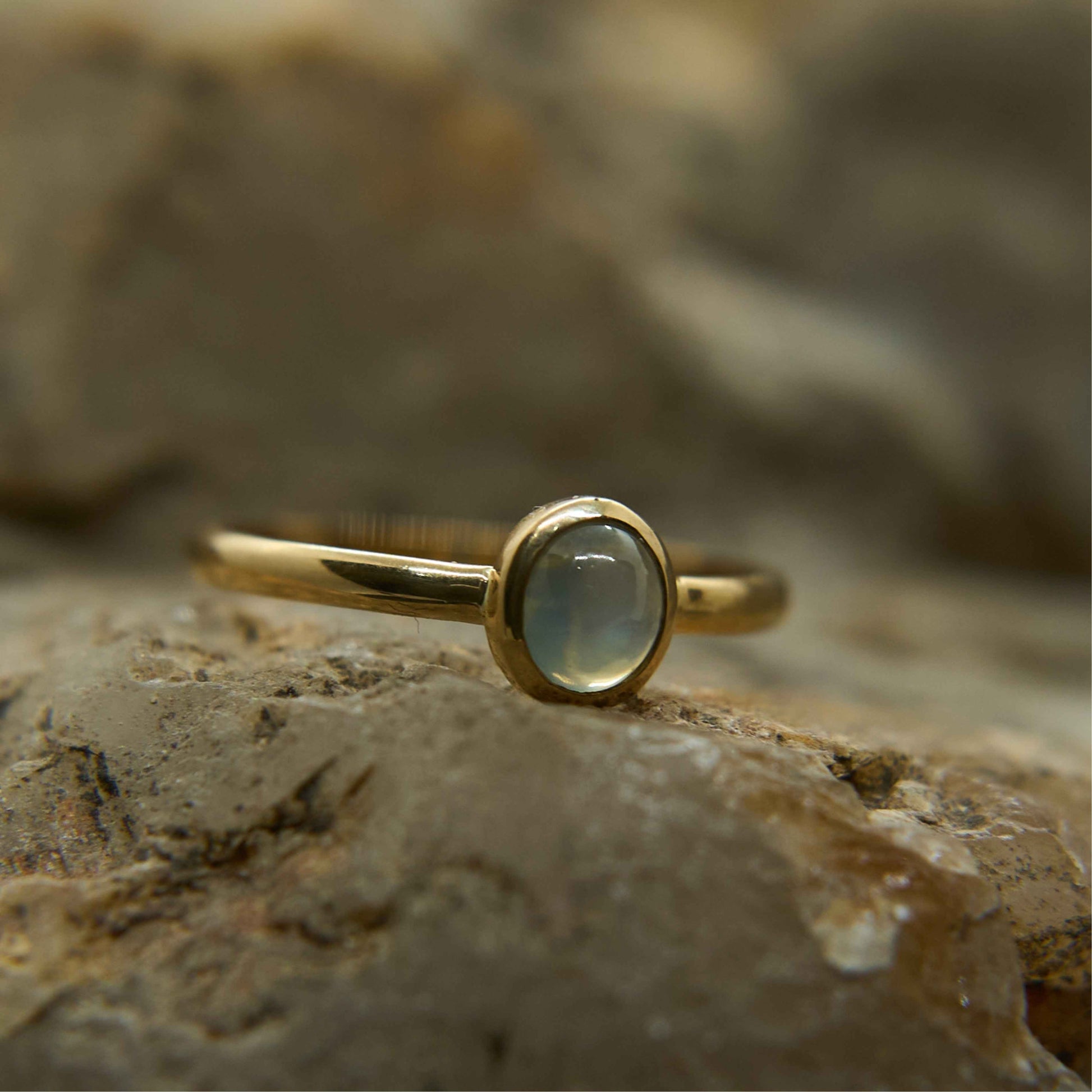 Bague en or 18K cabochon